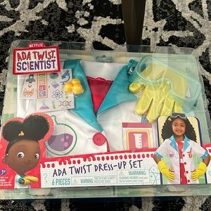 Ada twist dress up set